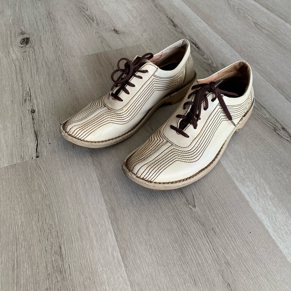 Genuine Leather Oxfords, Cream White, Size 6 - Picture 14 of 16